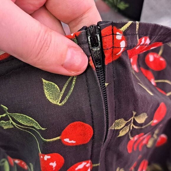 Morbid Threads Women's Vintage 90s Retro Pin Up Halter Dress Cherries size XL - Picture 8 of 8